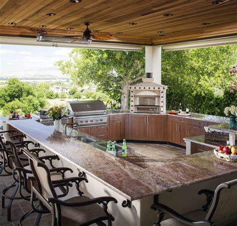 what is considered an outdoor kitchen